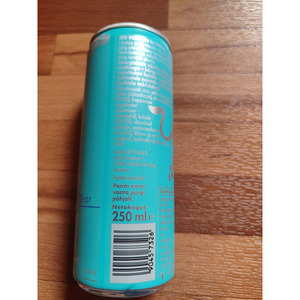 Venta al por mayor Red BulllWinter Edition 250ml Iced Vanilla Berry Energy Drink Proveedor al por mayor Precio de fábrica - Product Image 4