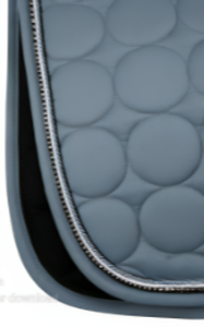 Tapis de selle de dressage matelassé Offre Spéciale | Tapis d'équitation à séchage rapide avec garniture en cristal Équipement équestre à la mode - Product Image 3