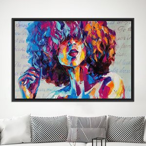 Impresión en Lienzo de Mujer Afro Vibrante: Decoración de Pared Étnica, Lienzo Enmarcado en Negro - Product Image 1