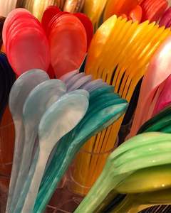 Salade en acier inoxydable au design élégant avec cuillère et fourchette en résine - Écologique, compatible lave-vaisselle, pour la maison et les restaurants - Artisanat en résine - Product Image 2