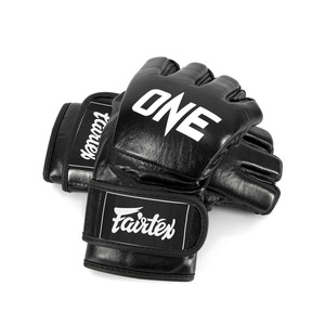 ถุงมือชกมวย Fairtex สีดำแบบกำหนดเอง ทำจากหนังแท้ น้ำหนักเบา พร้อมโลโก้ แบบผูกเชือก สำหรับฝึกซ้อมและแข่งขัน MMA มวยไทย - Product Image 1