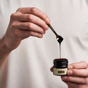 Extracto de hierba de resina de Shilajit del Himalaya natural y puro de grado premium del Mayorista Líder cultivado salvaje a precio competitivo - Product Image 1