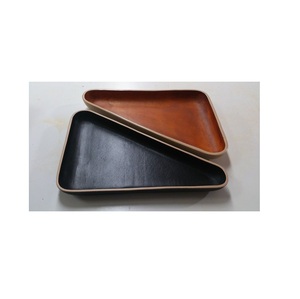 Bandeja de cuero marrón y negro para el almacenamiento de decoración moderna o las necesidades de servicio en casas elegantes, restaurantes o salones - Product Image 1