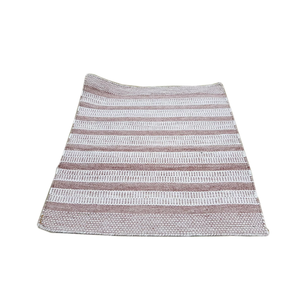 Acogedoras alfombras peludas con hermosos diseños bordados y detallados para la máxima comodidad - Product Image 5