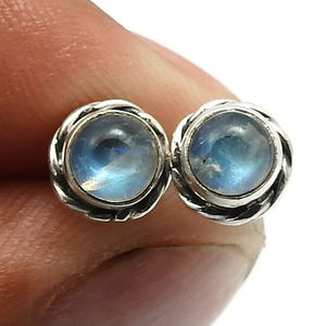 ธรรมชาติสีฟ้าไฟสายรุ้งมูนสโตน 925 เงินสเตอร์ลิงทรงกลมต่างหูสตั๊ดอ้วนโบฮีเมียนเครื่องประดับทําด้วยมือผู้ผลิตจํานวนมาก - Product Image 2
