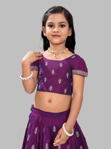 Conjunto de Lehenga Choli para Niñas Shoryam Fashion, Color Morado, Seda, Completamente Cosido, Largo hasta el Suelo |   Traje Étnico Tradicional Indio para Niñas, Boda - Product Image 5