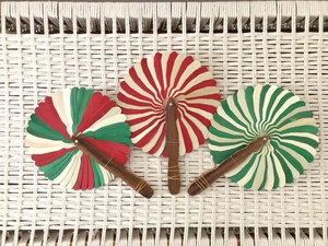 Handfan élégant fabriqué au Vietnam, handfan en bambou naturel pour le refroidissement, décor réutilisable dans diverses tailles, design multicolore chic - Product Image 5