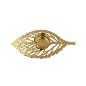 Un mélange parfait de design moderne et d'attrait intemporel, ce porte-bougie doré rehausse votre décoration sans effort. - Product Image 6