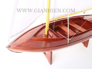 Gia Nhien Fabricant BM16M2 Modèle réduit de bateau artisanal en bois de couleur Bateau à voile en bois de quantité minimale de commande basse pour cadeaux de Pâques - Product Image 6