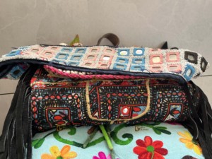 Sac à bandoulière Banjara fait à la main pour femmes sac à franges imprimé serpent avec lettre Boho et décoration pompon, nouvel arrivage - Product Image 2