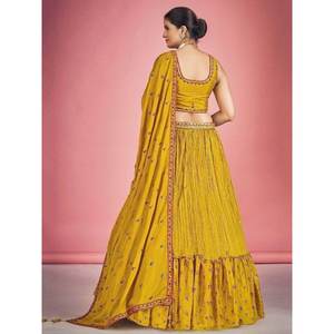 Atractivo Lehenga Choli de Georgette con Bordado de Espejo Color Mostaza con Dupatta para Vestimenta de Boda - Product Image 5
