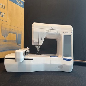 Máquina de Bordar de Alta Calidad, Nueva, VE2200 Dream Maker XE - Product Image 1