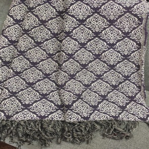 Manta de algodón y poliéster tejida a mano con diseño de lana personalizado para sofá ecológico, manta marroquí para dormitorio - Product Image 1