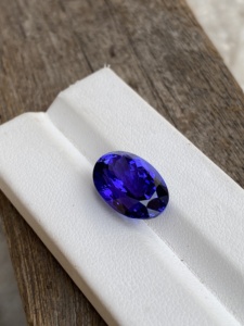 Piedra de corte ovalado de tanzanita Natural muy hermosa certificada con buen color y zoisita Natural de cocción, lupa limpia de 10,09 quilates - Product Image 3