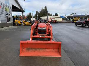Tractor Kubota L2501HST 2018: Rendimiento Compacto de 25 HP con Control Hidrostático - Product Image 3