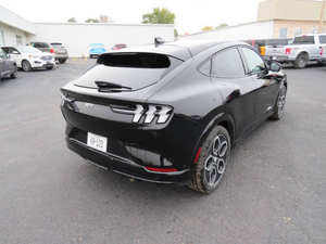 Diseñado de forma diferente, tan fluido, 2023, para Ford Mustang Mach-E GT, disponible para la venta - Product Image 2