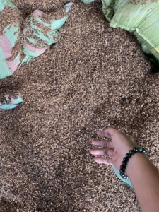 Pellets para quemar madera de aserrín de cáscara de arroz de roble combustible 100% natural bioamigable de alta calidad superventa directo del proveedor de Vietnam - Product Image 3