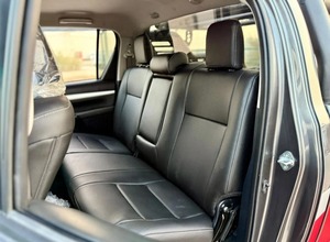 Toyota Hilux Pickups 2022, conduite à droite, toutes options, très propre et en parfait état - Vente saisonnière de voitures d'occasion - Product Image 4