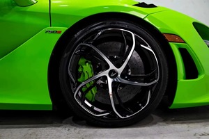 McLaren 750S Spider 2024 certifiée, propre et en bon état, pneus R20 verts, boîte automatique, turbo, intérieur tissu foncé, ACC, jantes en alliage d'aluminium - Product Image 3