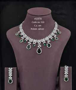 Collar con Circonita Cúbica en Forma de Flor 11978, Collar con Piedra Verde Corte Pera, Chapado en Rodio, Aretes, Estilo Clásico para Boda de Mujer - Product Image 1