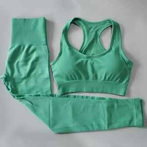 Ensemble de yoga nouveau style fabriqué au Pakistan ensemble de yoga à bas prix pour femme vêtements de sport à séchage rapide ensemble de yoga pour femmes - Product Image 1