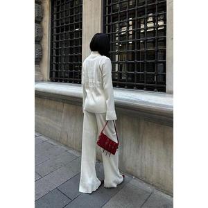 Conjunto de Tejido de Punto Acanalado Krysia 9959 con Detalle de Amarre Transpirable - Product Image 5