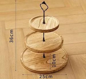Support à gâteau rond en bois massif moderne et minimaliste, fait à la main, écologique, élégant, pour servir et présenter des desserts - Product Image 4