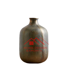 El último diseño de la tira Diseño Acabado antiguo Decoración para el hogar Florero de metal Decoración de hotel de lujo y hogar Florero de metal a precio barato - Product Image 1