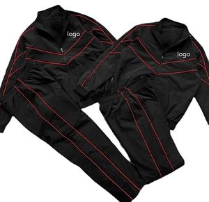 Conjunto Deportivo de Dos Piezas para Hombre, Chaqueta Cortavientos con Cierre y Pantalones Deportivos de Nailon y Poliéster - Product Image 1