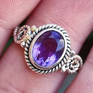 Anillo de Plata de Ley 925 con Amatista Natural, Corte Ovalado, Engaste en Bisel, Hecho a Mano para Mujer, Tallas 4 a 13 US, Uso Diario - Product Image 3