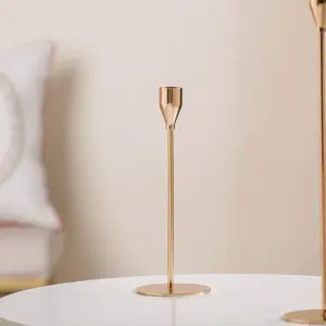 Juego de 3 portavelas de metal dorado brillante clásico para decoraciones navideñas - Product Image 5