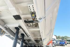 Camión Volquete Blanco de Servicio Pesado para Transporte de Carga en Construcción y Minería - Product Image 6