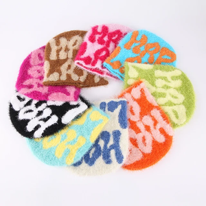 Bonnet d'hiver en tricot acrylique de qualité supérieure personnalisé Taille libre Jacquard doux Mohair Laine avec des motifs de personnages de dessins animés Bonnets Produit - Product Image 3
