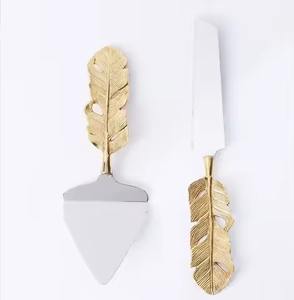 Juego de Servidores de Pastel de Acero Inoxidable de Diseño Contemporáneo con Mango de Diseño para Presentación de Postres y Fiestas - Product Image 1