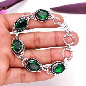 Pulsera de Cadena de Plata Alemana con Baño de Rodio y Cuarzo Esmeralda, Diseño Tradicional Hecho a Mano, Ovalada, Verde, Regalo para Bodas y Fiestas - Product Image 4