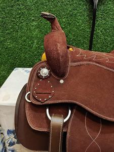 Selle de cheval synthétique faite à la main Western Barrel Racing Trail Tack Produits de course de chevaux équestres anglais d'Inde - Product Image 4