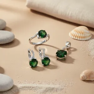 Parure de bijoux en argent 925 avec zircon vert taille émeraude, pierre naturelle, collier, boucles d'oreilles et bague, style classique pour femme, idéale pour mariage et soirée - Product Image 3