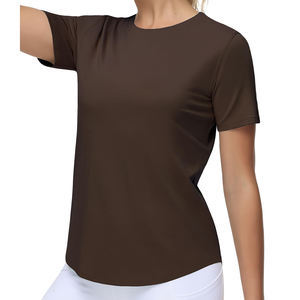 เสื้อยืดออกกำลังกายผู้หญิง โพลีเอสเตอร์คุณภาพพรีเมียม ระบายอากาศได้ดี นุ่มพิเศษ แห้งเร็ว ไม่หดตัว ออกแบบได้ตามต้องการ - Product Image 3