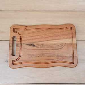Tabla de cortar y de servir de plástico reciclado - Product Image 3