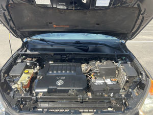 RAV4 Hybride Électrique 2024 d'occasion, 8 cylindres, 4 roues motrices, conduite à gauche, boîte automatique 6 vitesses, cuir foncé, toit ouvrant - Product Image 5