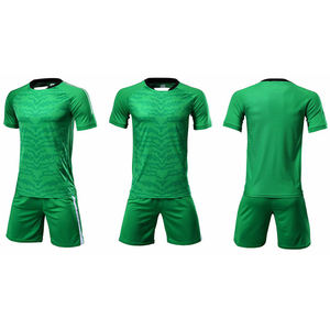 Combinaison d'entraînement de football personnalisée pour hommes Maillot de football vierge Short avec manches courtes Uniformes de vêtements de sport personnalisés - Product Image 1