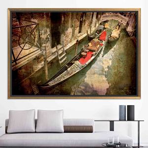 Tableau sur toile imprimé Gondole de Venise : Affiche élégante vue sur l'Italie, TOILE ENCADRÉE DORÉE - Product Image 1