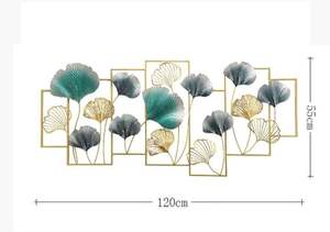 Sculpture murale géométrique moderne en métal, apportant un attrait esthétique contemporain aux espaces intérieurs. - Product Image 2