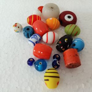 Perles de verre mixtes assorties sur mesure dans des conceptions personnalisées, tailles .. Idéal pour la revente et adapté aux créateurs de bijoux - Product Image 4