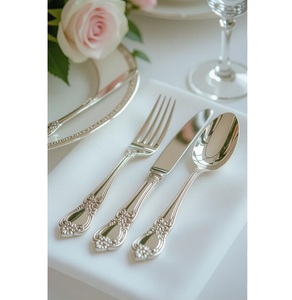 Service de couverts en acier inoxydable finition argentée design artisanal haut de gamme, poli à la perfection pour un repas cinq étoiles à la maison - Product Image 3