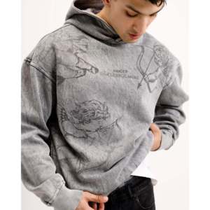 Sweat à capuche surdimensionné imprimé avec des chérubins, tissu tricoté respirant, idéal pour la saison d'automne - Product Image 5