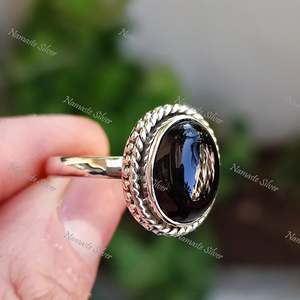 Bague en argent sterling 925 avec onyx noir, faite à la main, pierre de naissance de juillet, bague de promesse, pierre précieuse noire naturelle, pureté du métal 14 carats - Product Image 1