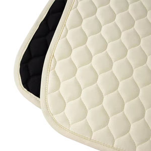 Sous-selles de cheval en satin de coton anglais les plus vendues, rembourrage en polyester, antidérapantes, couleur personnalisée, haute qualité, équitation, OEM - Product Image 4