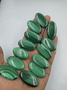 Cabujón de malaquita Natural de 21x39mm de alta calidad, piedra preciosa verde ovalada LISA para la fabricación de joyas, piedras preciosas sueltas al por mayor - Product Image 3