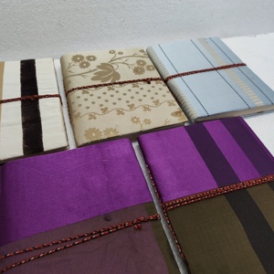 Diarios Portátiles de Lujo Cubiertos con Papel Reciclado Hechos a Medida, 4 x 6 Pulgadas, Ofrecen un Estilo Vibrante Hecho a Mano para Escribir, Regalar y Viajar - Product Image 3